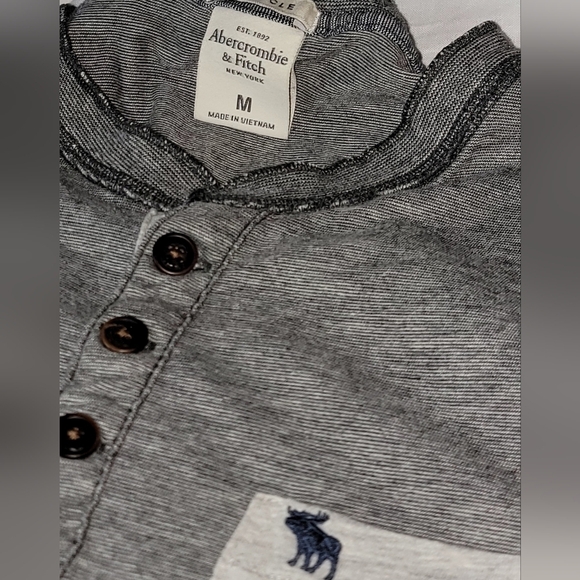 Abercrombie and Fitch Men's Muscle Pocket Tee Size Medium - Picture 6 of 6